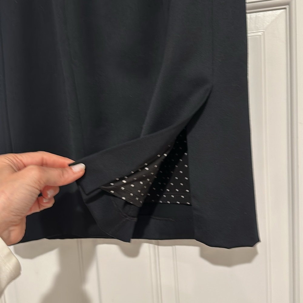 ANNE KLEIN New York lined  black pencil skirt. like New .  12
